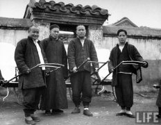 1946年5月拍摄的北京人力车夫影像