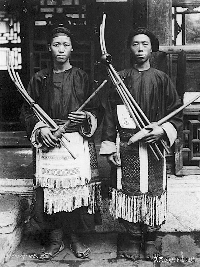 一组1902年贵州地区的苗族人物风貌老照片